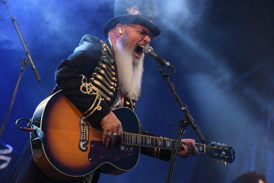 Gil Edwards on guitar