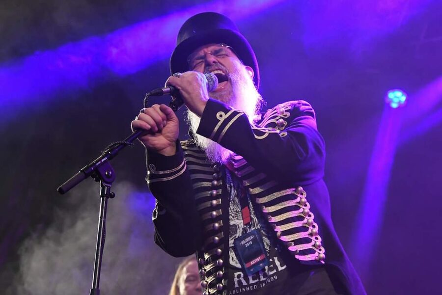 Gil Edwards live on stage